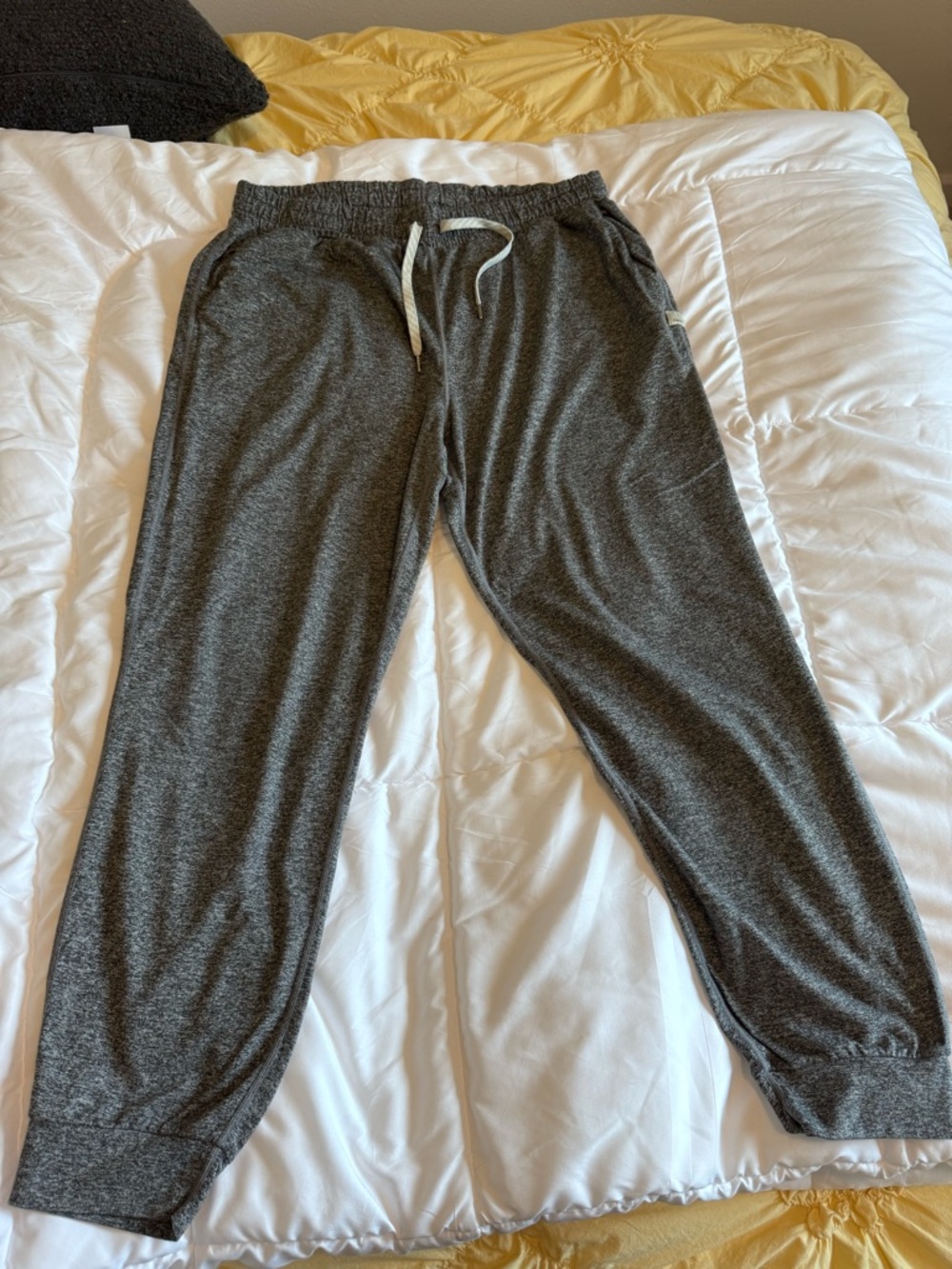 Vuori Heathered Grey Joggers XL - Picture 2 of 3